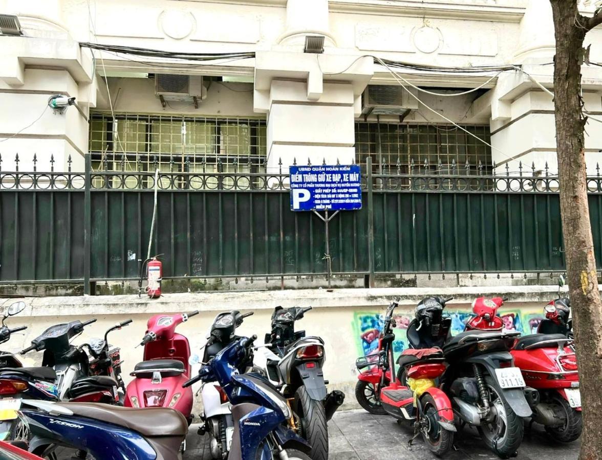 Nice Room Located Right Next To The Old Quarter Can Phong Nhieu Anh Sang Tai Ngay Gan Pho Di Bo Ho Guom هانوي المظهر الخارجي الصورة