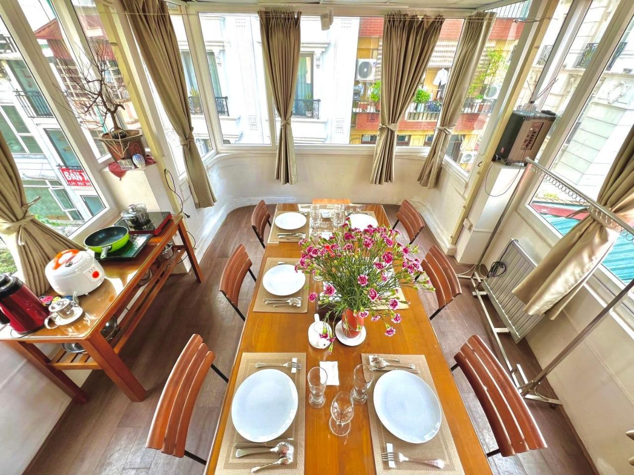 Nice Room Located Right Next To The Old Quarter Can Phong Nhieu Anh Sang Tai Ngay Gan Pho Di Bo Ho Guom هانوي المظهر الخارجي الصورة